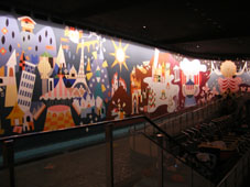 イッツ・ア・スモールワールド