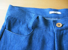 ワイドパンツ前