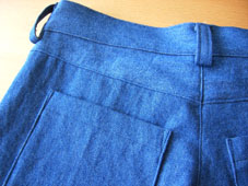 ワイドパンツ後ろ