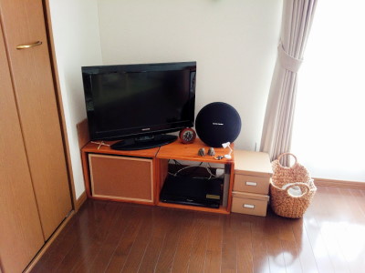 テレビ台の上