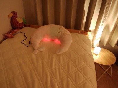 ホットネックマッサージピロー